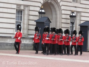 The guard has been changed and it’s back to the barracks.