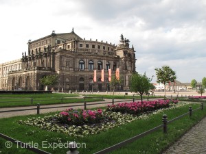 On the Theaterplatz is Dresden's glorious opera house, the neo-Renaissance Semperoper. Among others, premiers by Richard Wagner, Carl Maria von Weber and Richard Strauss happened here.