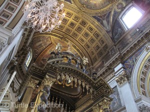 The architecture of Sir Christopher Wren’s building is truly amazing.