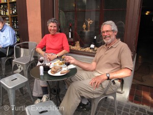 We celebrated my new visa with a glass of wine and some tapas at Bodega Española, one of our favorite street cafes in the old part of Zurich. 