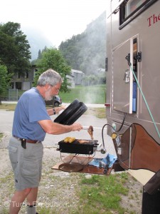 We continue to enjoy our little Weber Go-Anywhere BBQ. Weber’s Flavorizer System distributes heat evenly across the cooking surface and virtually eliminates flame flare-ups caused by dripping grease.