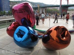 This unique polished stainless steel sculpture was fun to play with. At every angle the picture changed and the reflection of the viewer became part of the art display; for everyone an individual experience.