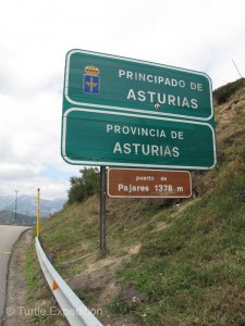 After a hot steep climb we finally arrived at Pájares Pass, elevation 4,521 ft, (1378 m).