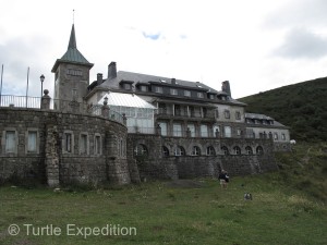 This hotel on top of Pájares Pass was closed. Nearby is a ski resort.