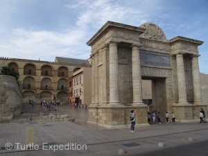 The Puerta del Puente, (Gate of the Bridge) had been nicely restored.