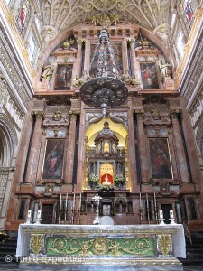 This is the main altar of the enormous “chapel” in the center of the cathedral.