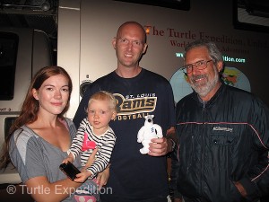 Oliver and his girlfriend Anastasia stopped to say hello. We presented their little girl Anneliese with a cozy Espar Bertrand bear.