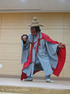 Jung, the fallen monk is one of the characters in this 12th century play.