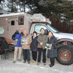 A group photo of Mr. Kim Jong-heung and his family was a must. We made a print for him with our travel printer.